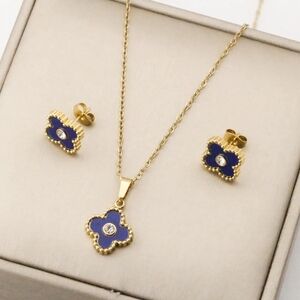 Elegant Gold and Blue Floral Jewelry Set